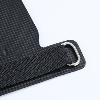 Gant de musculation en fibre de carbone montrer en noir avec attache poignet