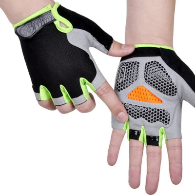 Gant musculation photo montrant les gants vert avec tirettes au doigt pour le enlever