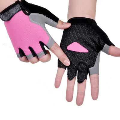 Gant musculation photo montrant les gants bleu pale rose avec tirettes au doigt