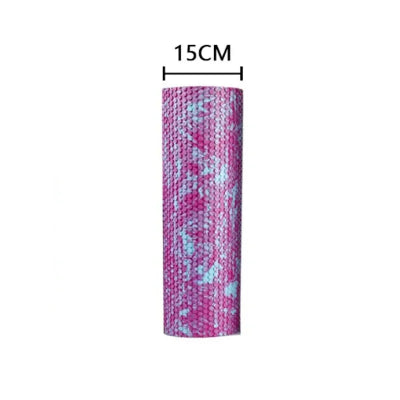 Rouleau de massage rose et turquoise avec un diametre de quinze centimetres position vertical