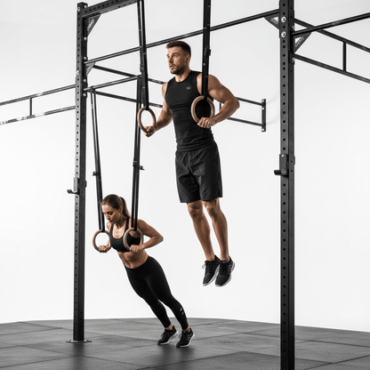 Athlètes CrossFit anneaux muscle-up