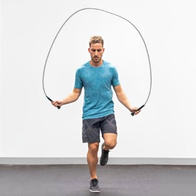 Corde a sauter homme salle interieur