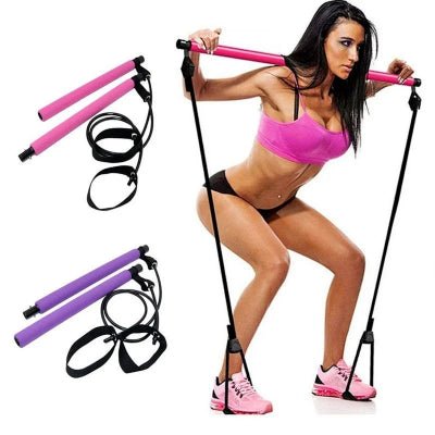 Elastique musculation femme debout flexion jambes
