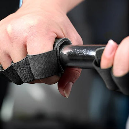 Gant musculation montrer avec un homme qui tient un ketlebell