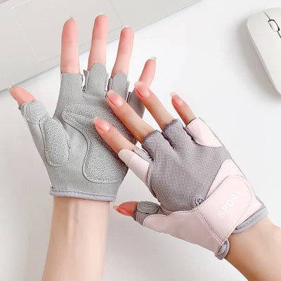 Gant musculation photo montrant les gants en couleur rose