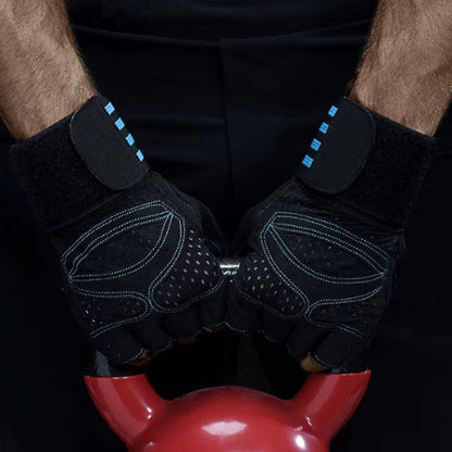 Gant pour musculation homme qui tient kettlebell