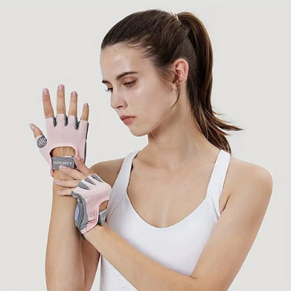 gant pour musculation rose sur modele femme fitness