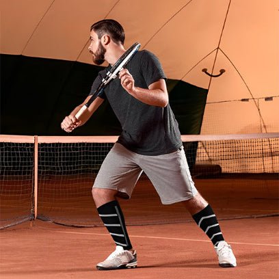 Manchon de compression mollet homme joue tennis