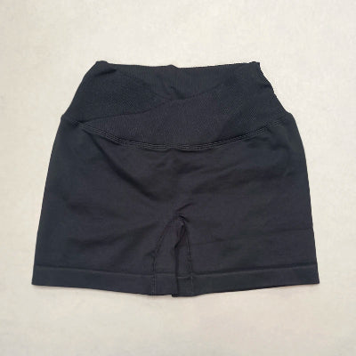 Noir short de sport femme de face