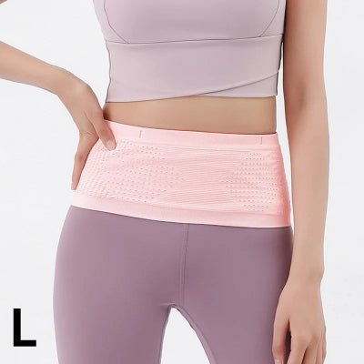 Femme porte sac banane rose large