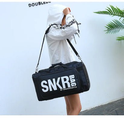 Sac de sport noir logo blanc snkr