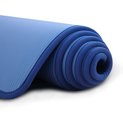 Tapis de gym Confort Pro 10mm bleu, détail de la texture et de l'épaisseur
