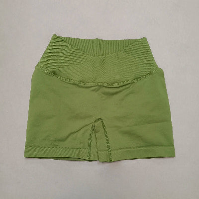 Vert short de sport femme vue de face